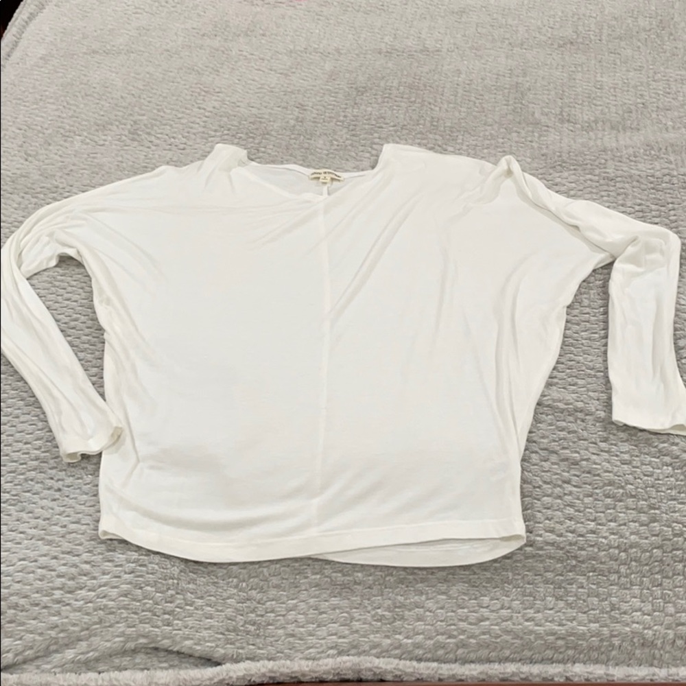 White Lightweight Dolman top 🤍